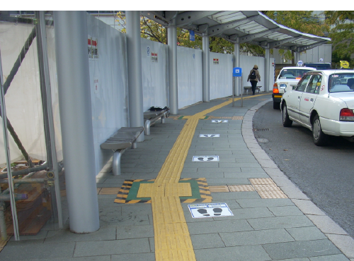 JR札幌駅南口に設置されたフットプリント