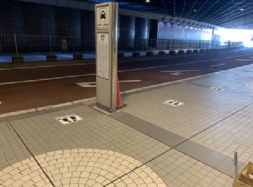 新千歳空港タクシー乗場に設置されたフットプリント